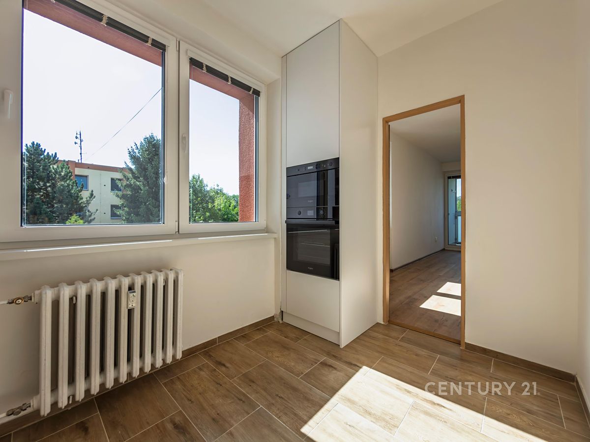 Pronájem bytu 2+1 55 m² – fotografie 3