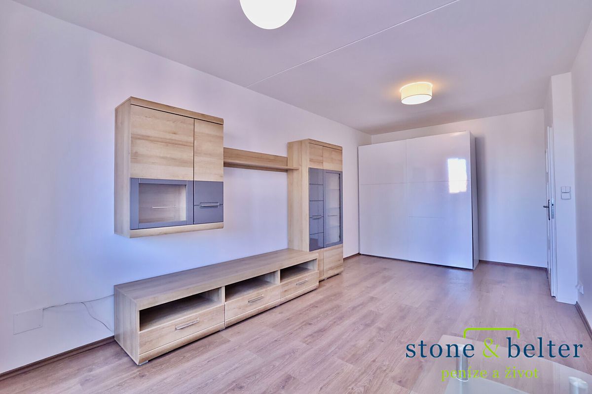 Pronájem bytu 2+1 55 m² – fotografie 2