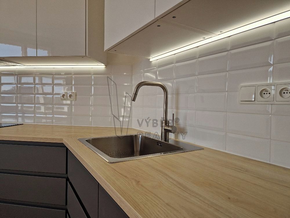 Pronájem bytu 2+kk 50 m² – fotografie 3