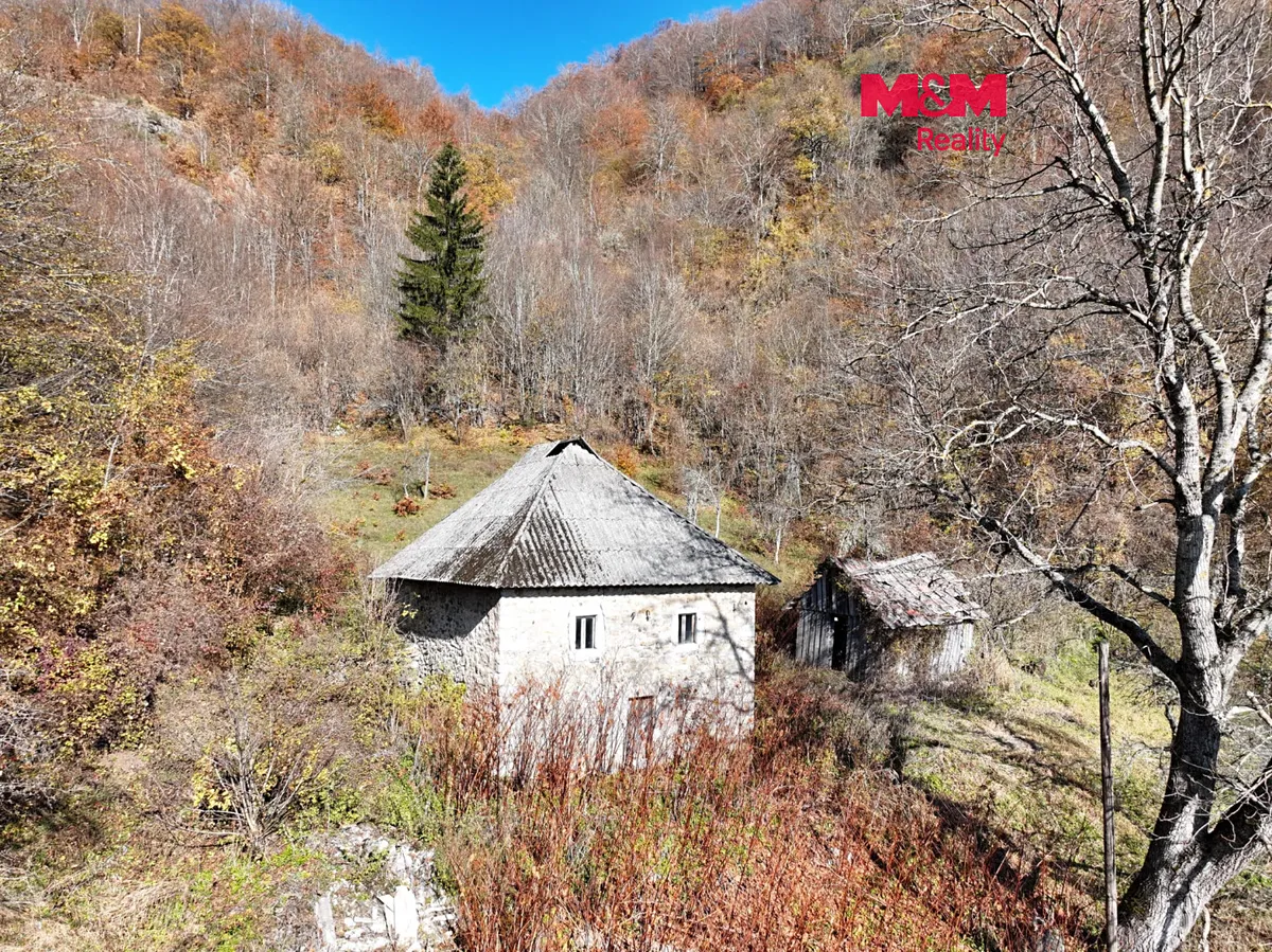 Prodej rodinného domu 100 m², pozemek 20000 m²
