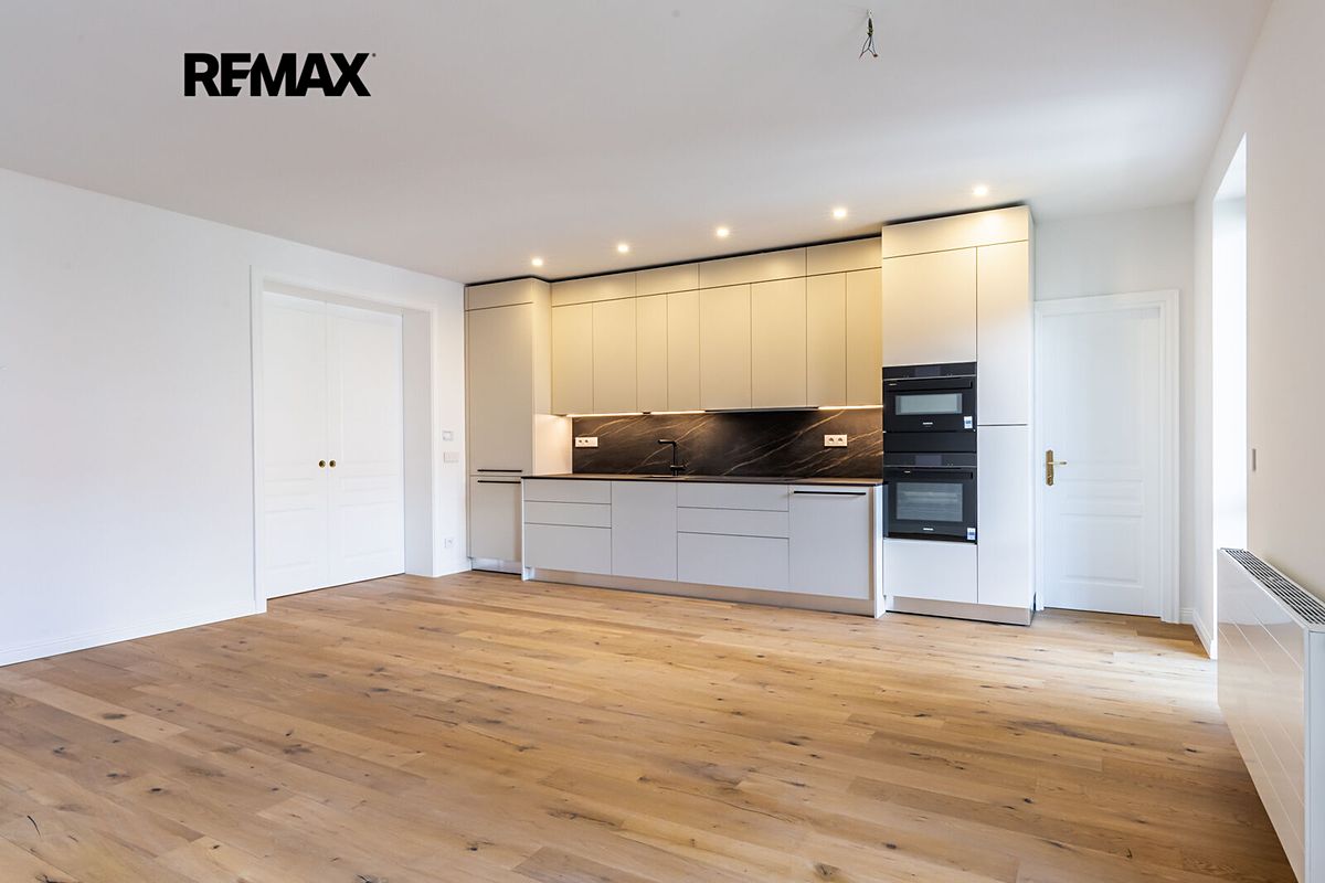 Pronájem bytu 4+kk 130 m² – fotografie 2