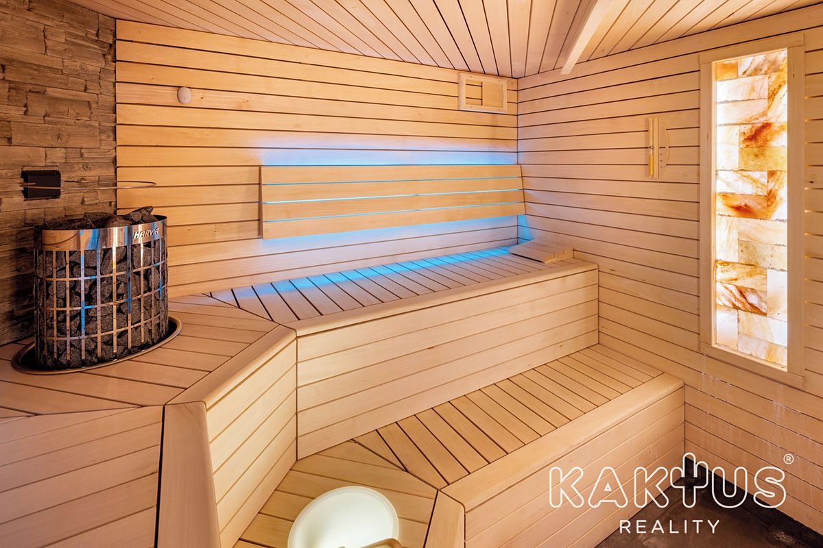 Prodej rodinného domu 316 m², pozemek 1706 m² – fotografie 4