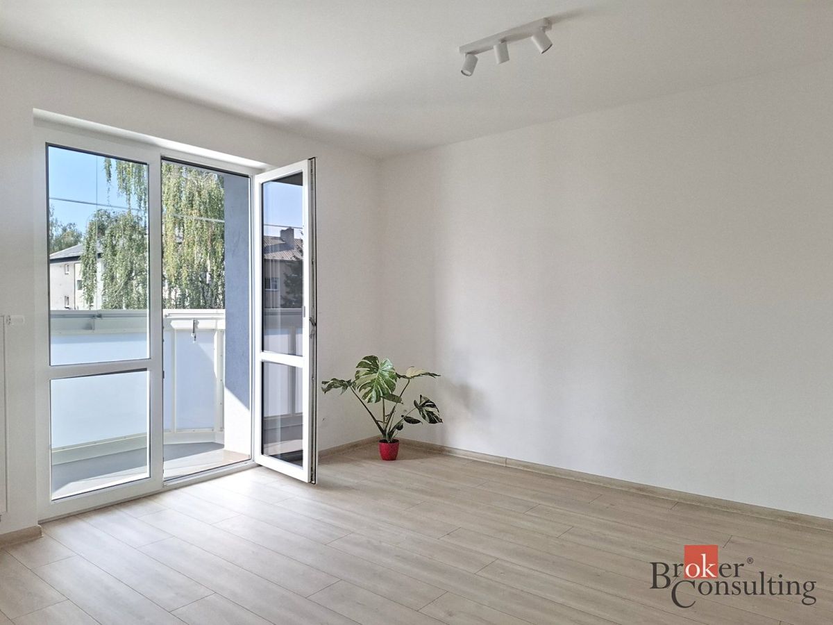 Pronájem bytu 2+1 49 m² – fotografie 4