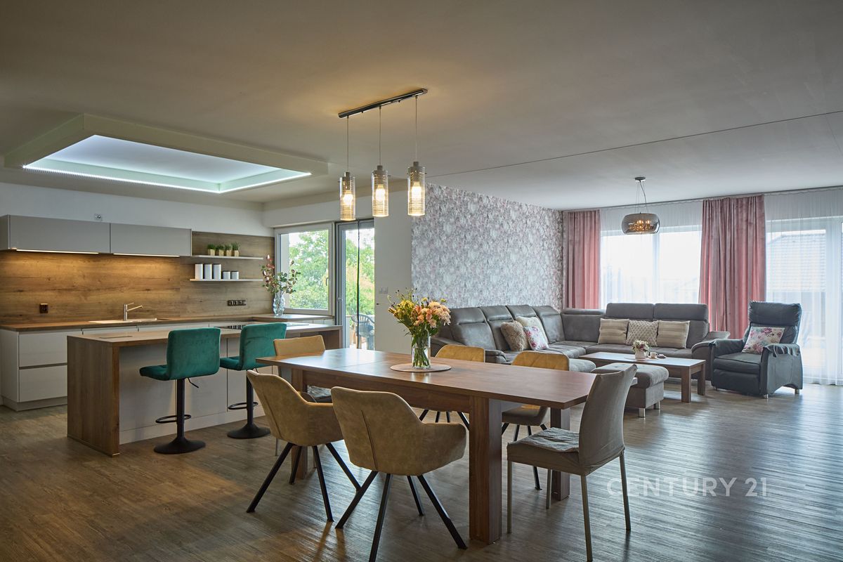 Prodej rodinného domu 234 m², pozemek 1546 m² – fotografie 5