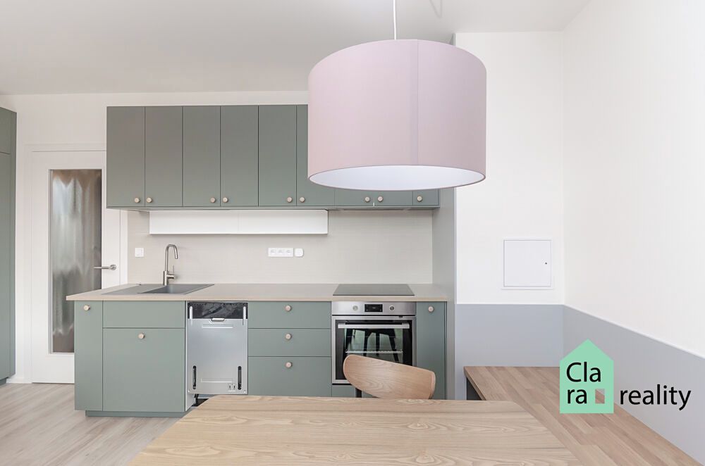 Pronájem bytu 1+kk 28 m² – fotografie 5