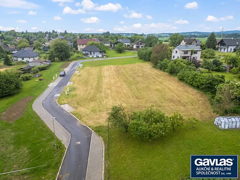 Prodej stavebního pozemku 1007 m², Lažany – náhled fotky 1