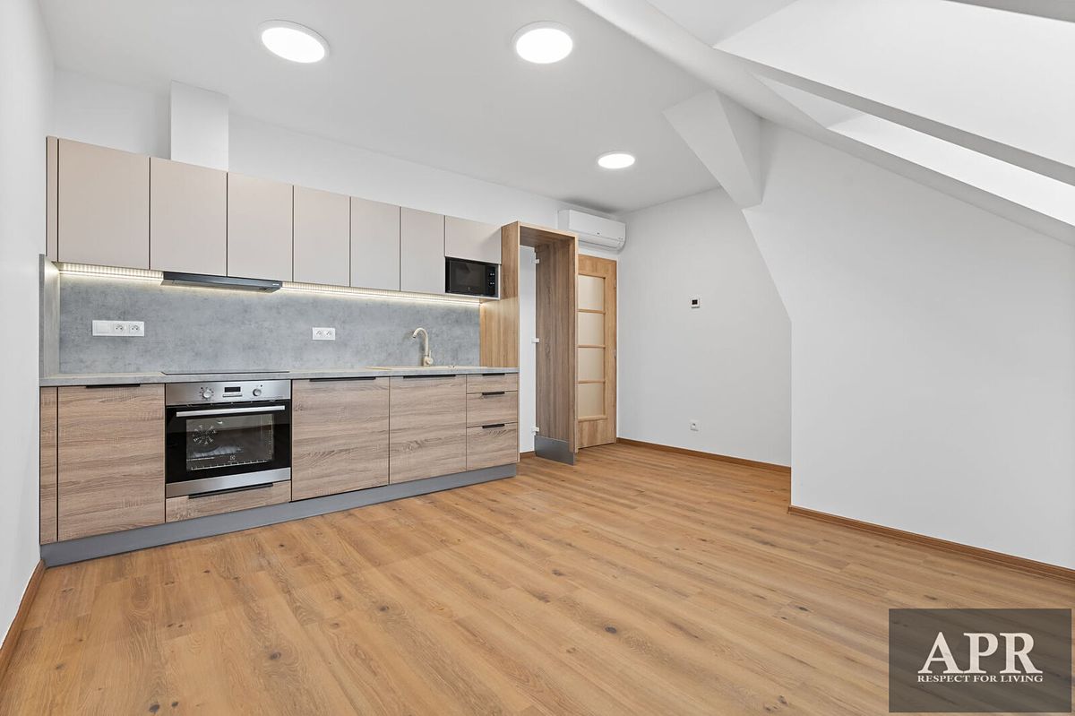 Pronájem bytu 2+1 58 m² – fotografie 2