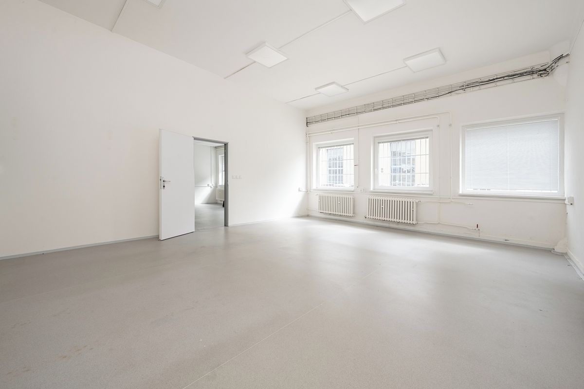 Pronájem skladového prostoru 156 m² – fotografie 3