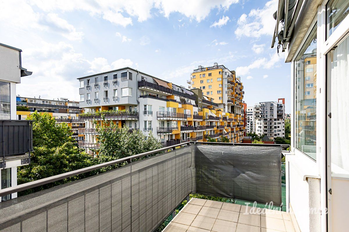 Pronájem bytu 3+kk 64 m² – fotografie 3