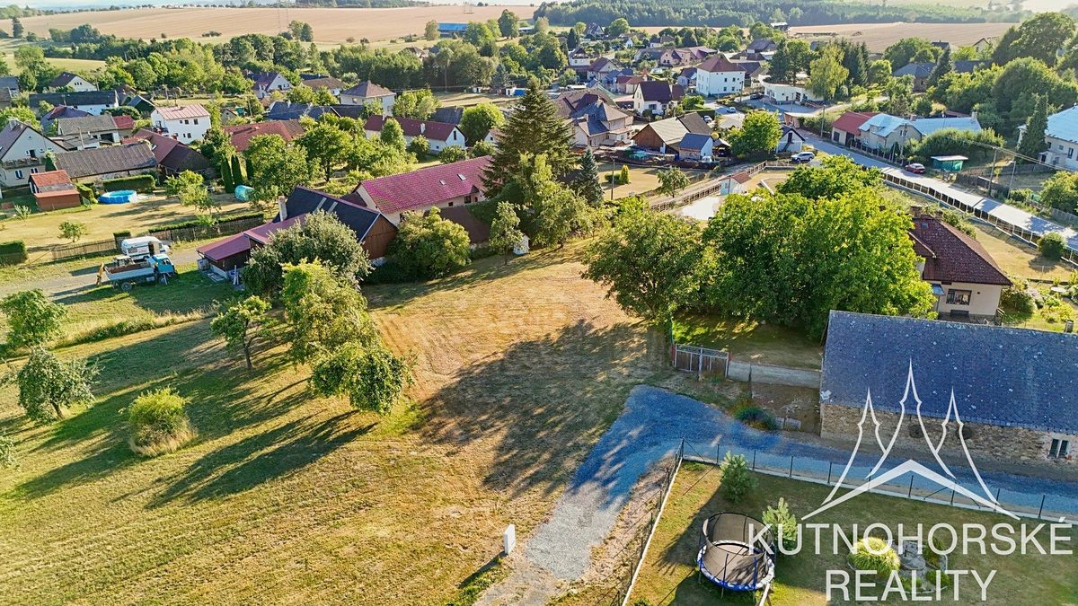 Prodej stavebního pozemku 1347 m² – fotografie 3