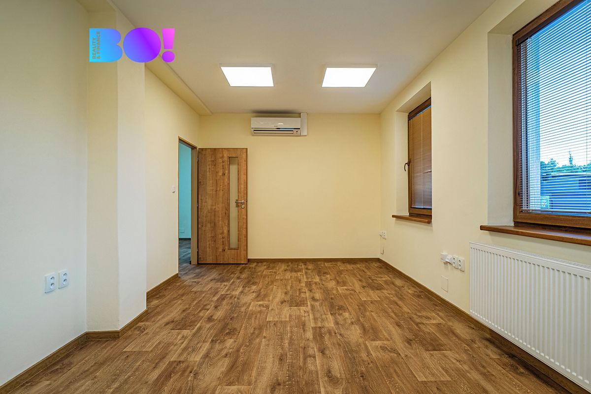 Pronájem kanceláře 162 m² – fotografie 2