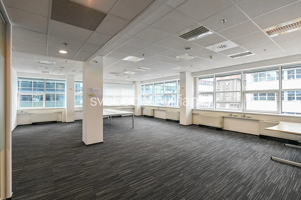 Pronájem kanceláře 2344 m²