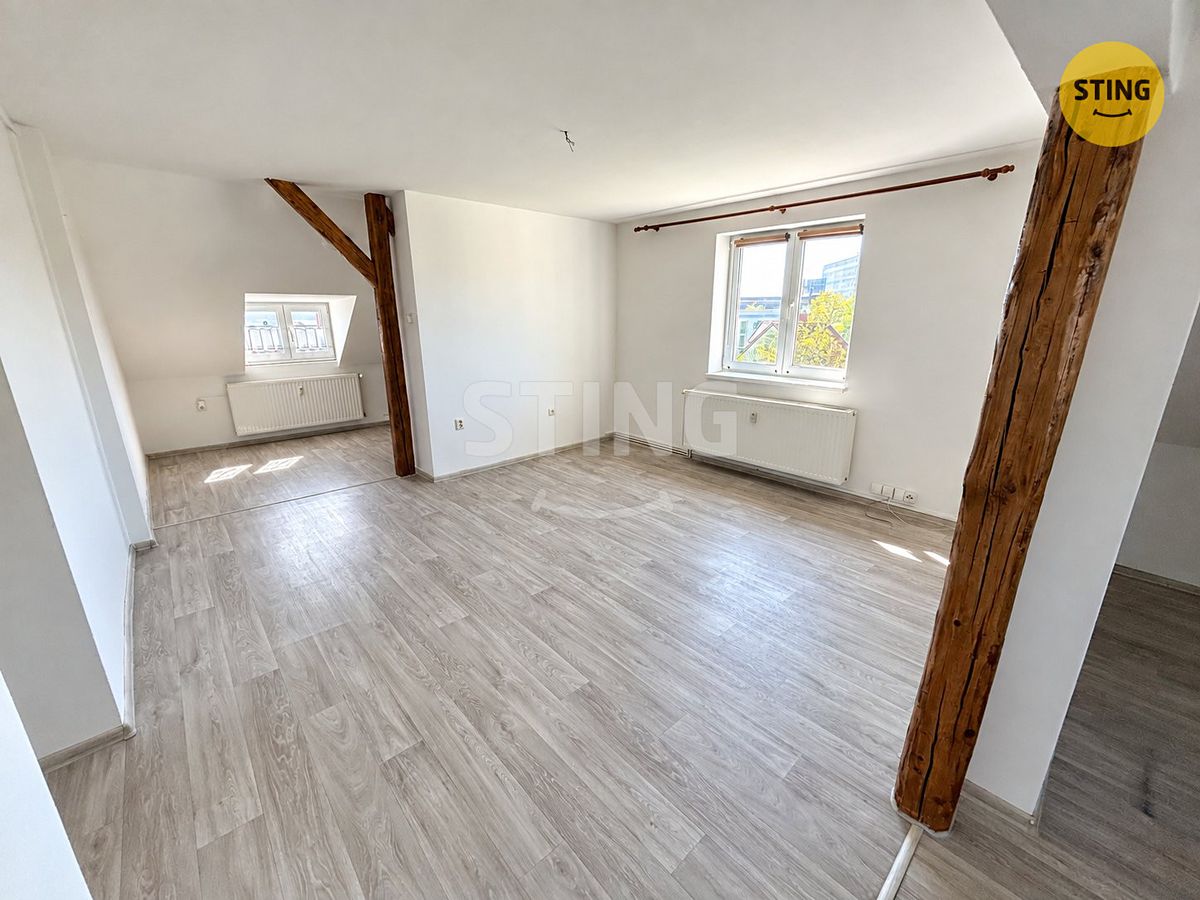 Pronájem bytu 2+kk 71 m² – fotografie 3