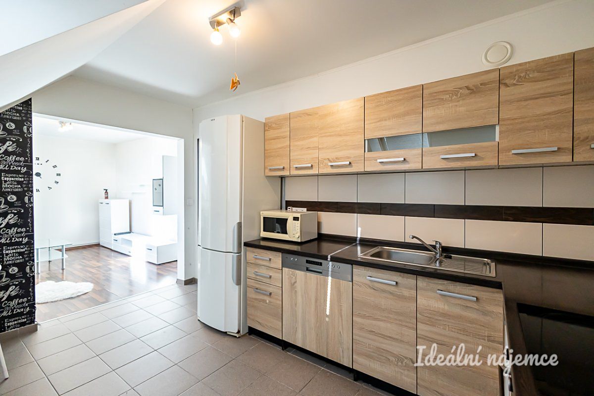 Pronájem bytu 2+kk 50 m² – fotografie 3