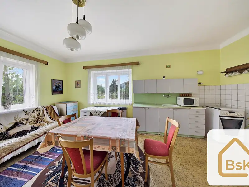 Prodej rodinného domu 292 m², pozemek 1147 m², Turnov – náhled fotky 2