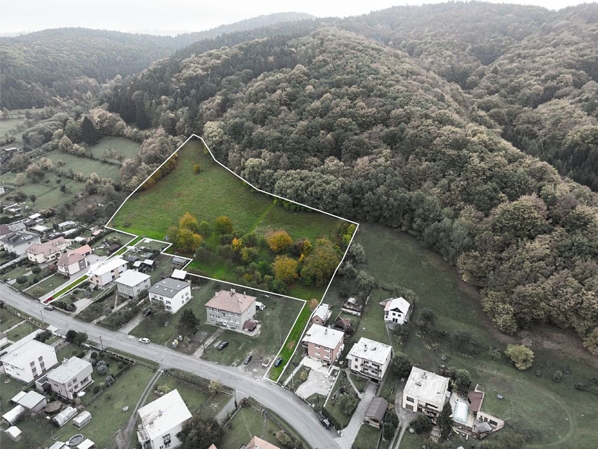 Prodej stavebního pozemku 13313 m² – fotografie 2