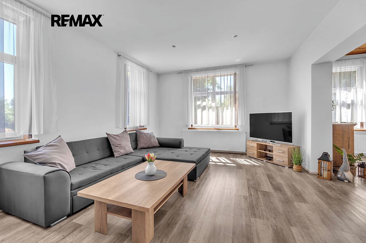 Prodej vícegeneračního domu 570 m², pozemek 2953 m² – fotografie 5
