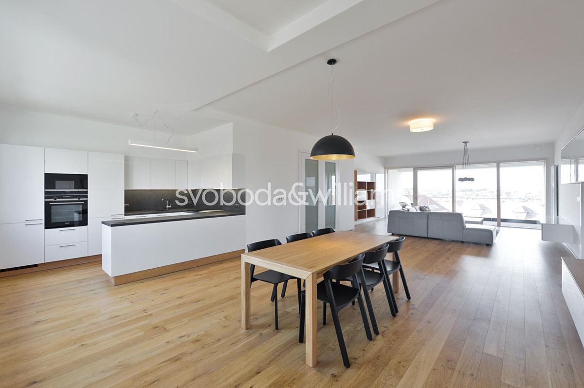 Pronájem bytu 5+kk 217 m² – fotografie 2