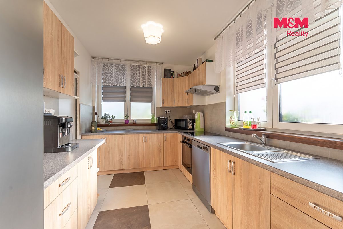 Prodej rodinného domu 105 m², pozemek 1138 m² – fotografie 2