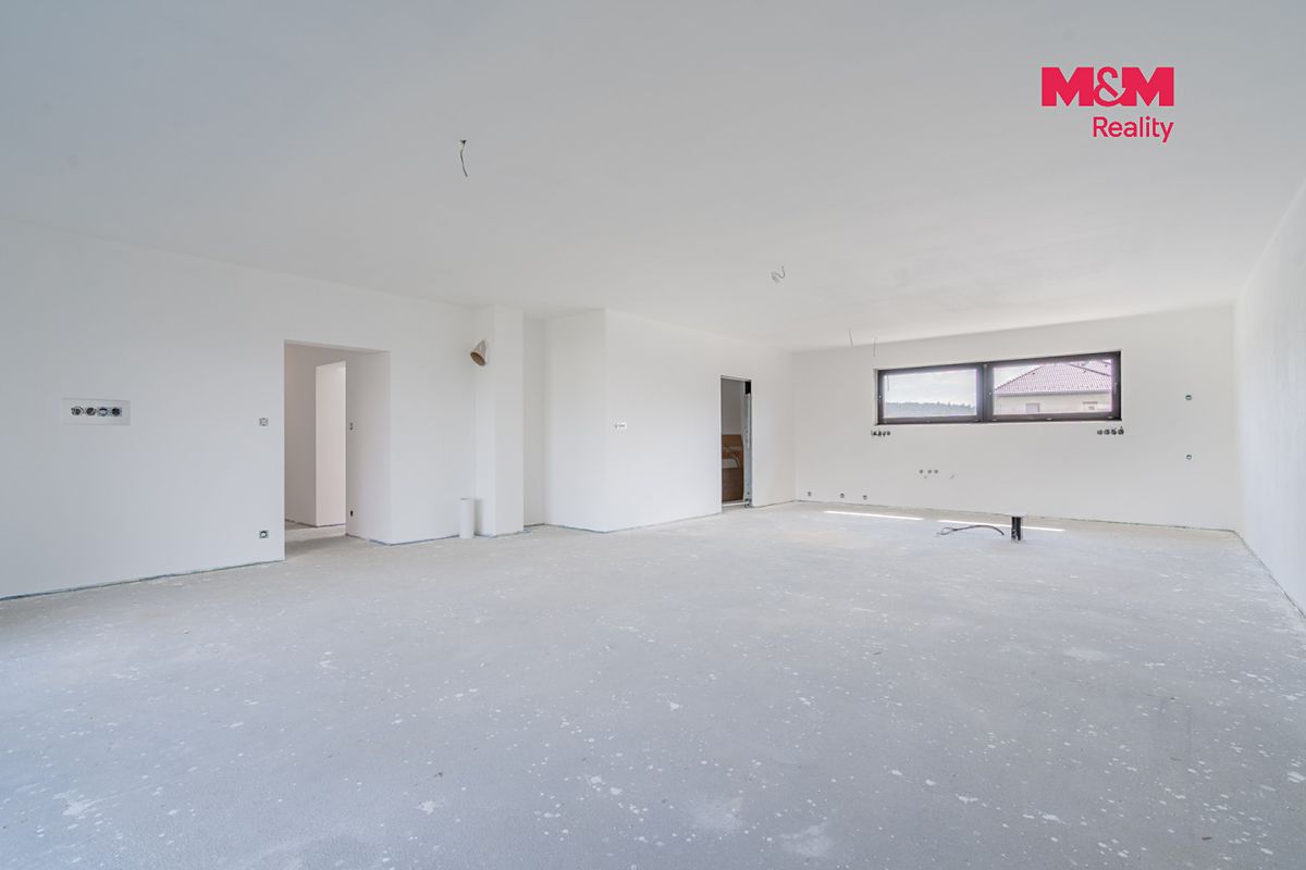 Prodej rodinného domu 216 m², pozemek 1018 m² – fotografie 4