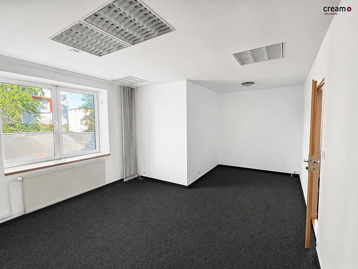 Pronájem kanceláře 21 m² – fotografie 3