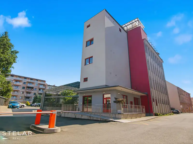 Pronájem kanceláře 213 m², Opava – náhled fotky 1