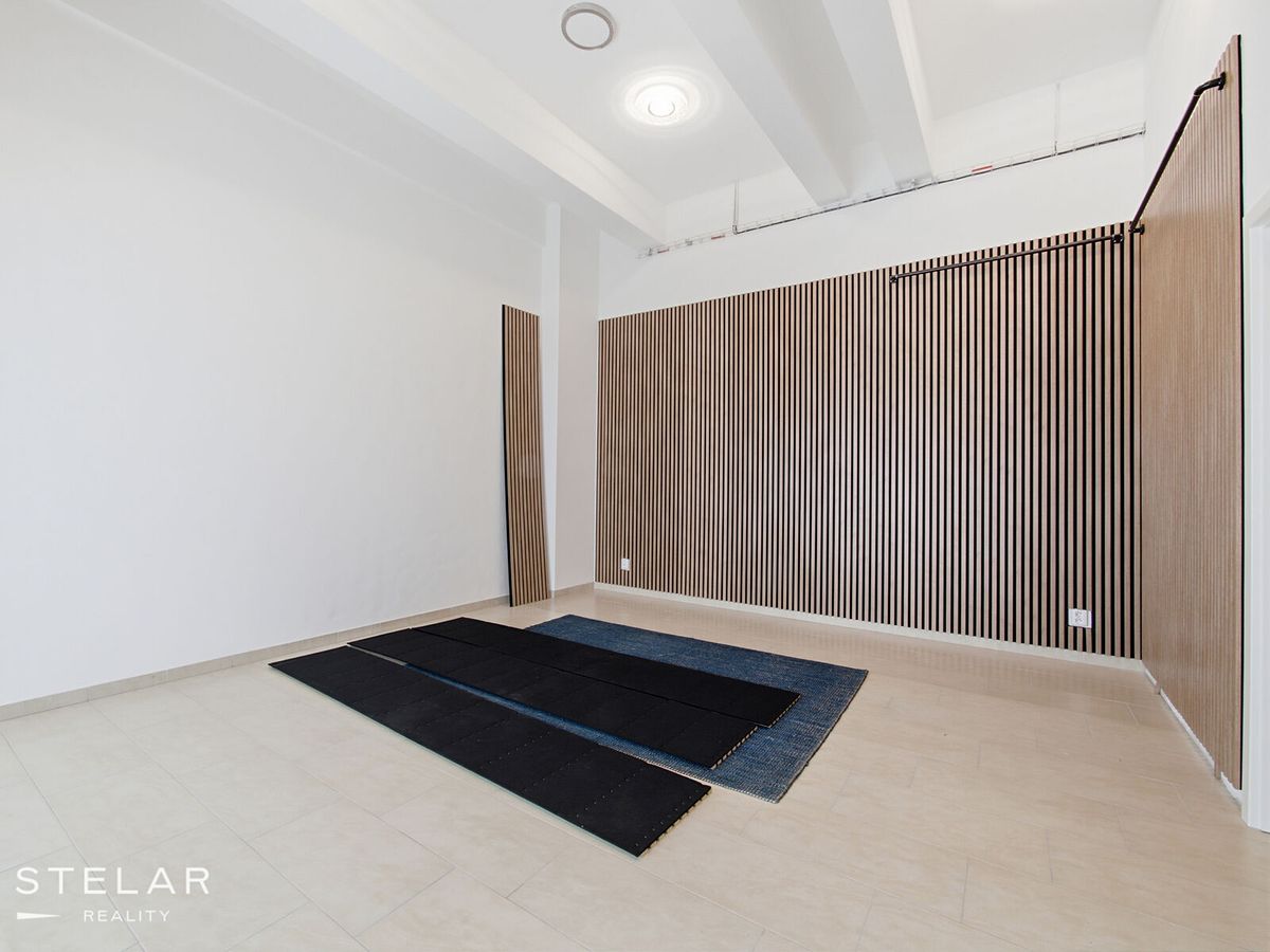 Pronájem kanceláře 213 m² – fotografie 3