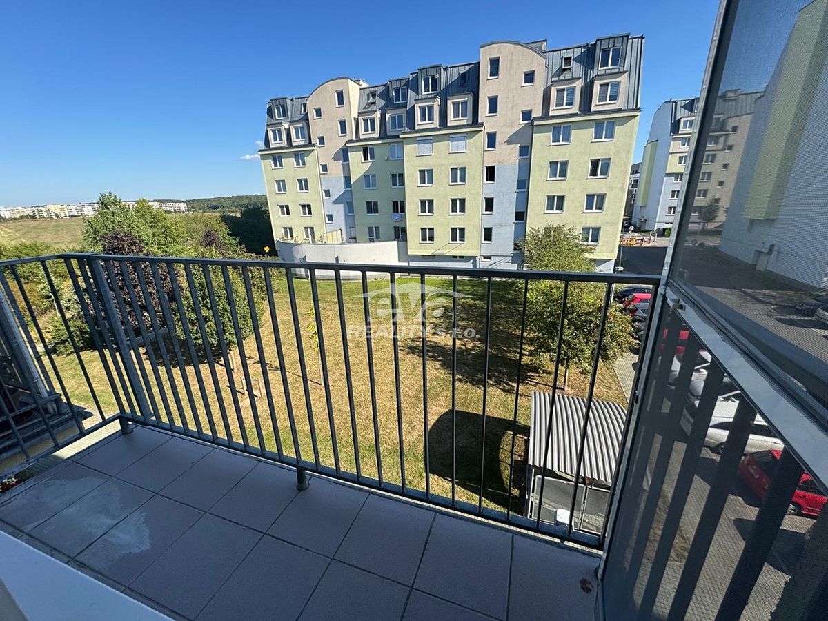 Pronájem bytu 2+kk 57 m² – fotografie 2