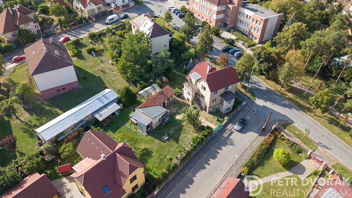 Prodej rodinného domu 161 m², pozemek 1027 m² – fotografie 2