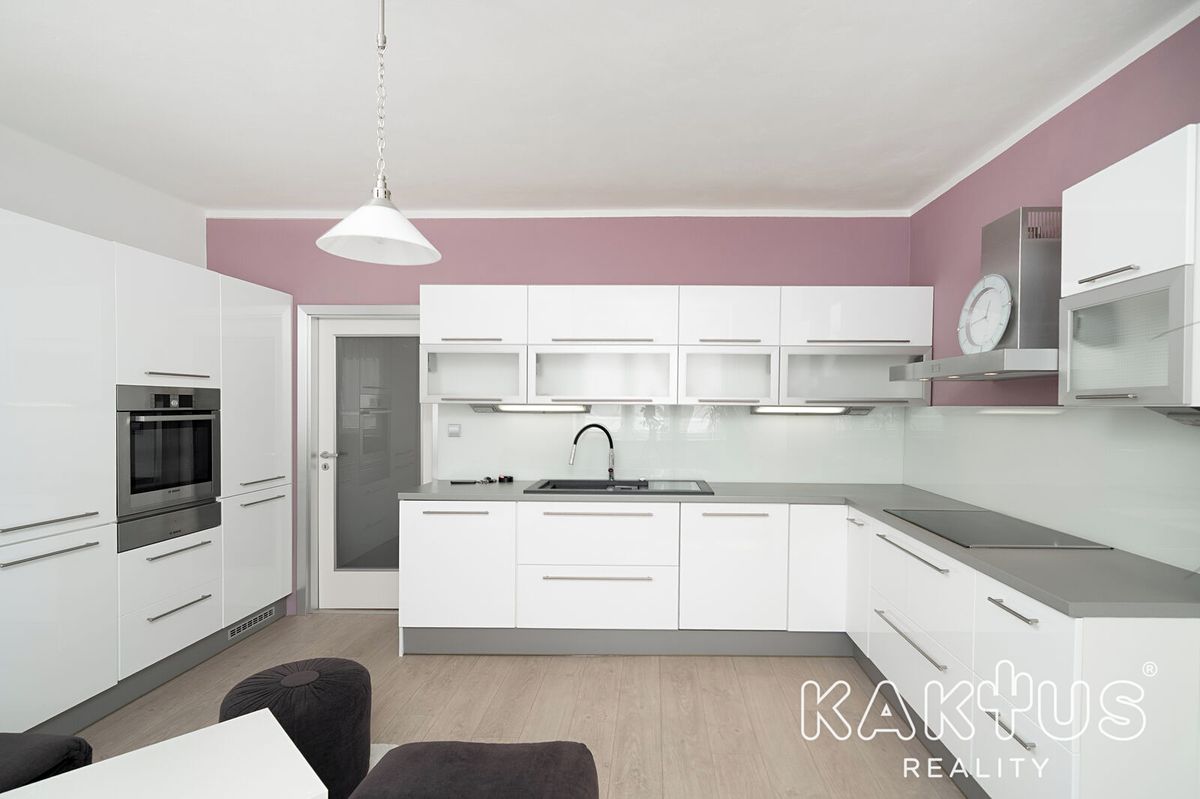 Pronájem bytu 2+kk 39 m² – fotografie 4