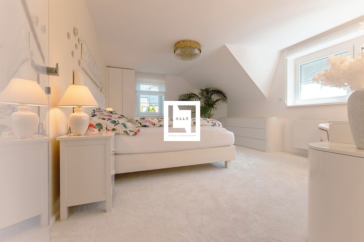 Prodej rodinného domu 326 m², pozemek 1100 m² – fotografie 3