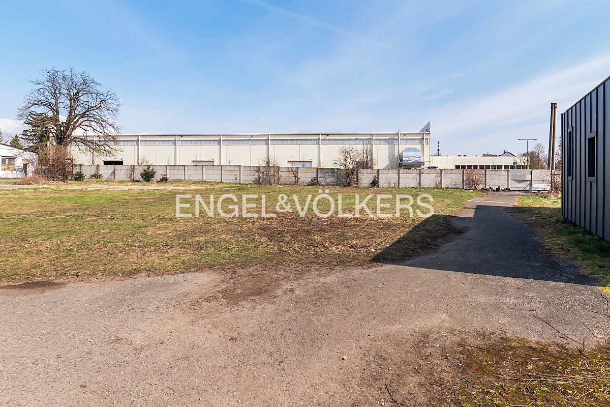 Pronájem komerčního pozemku 2593 m² – fotografie 5