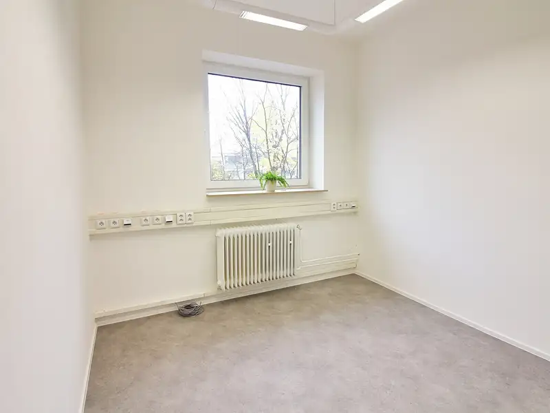 Pronájem kanceláře 10 m², Chrudim – náhled fotky 3