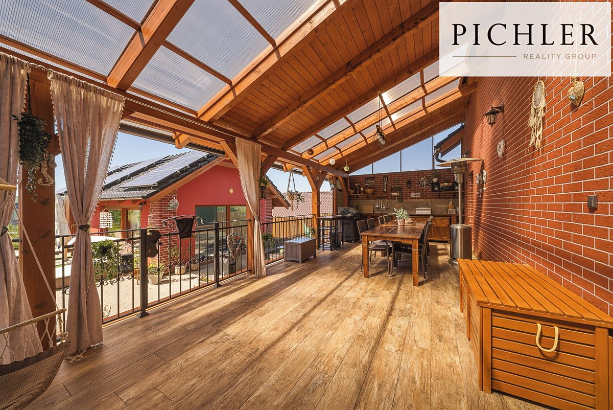 Prodej rodinného domu 244 m², pozemek 2614 m² – fotografie 3