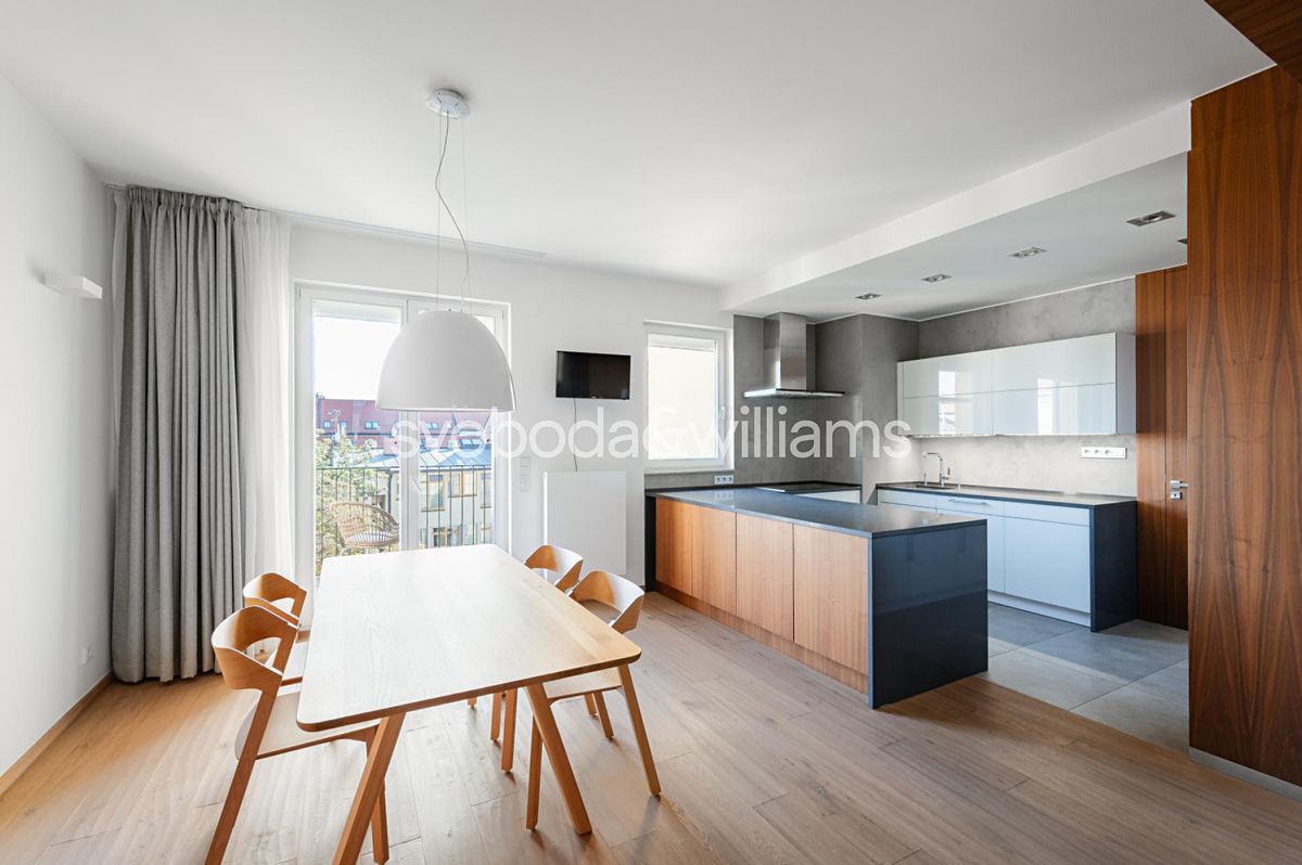 Prodej bytu 4+kk 181 m²