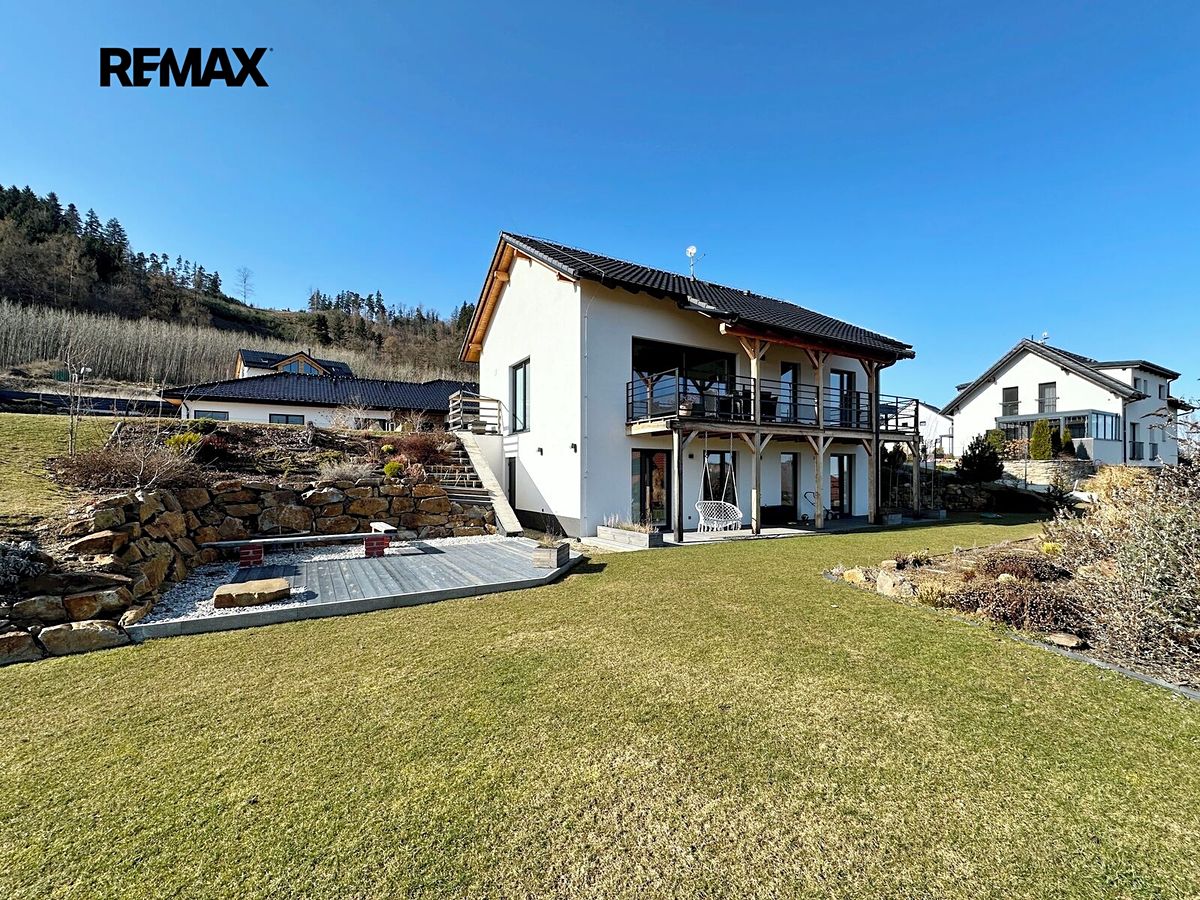 Prodej rodinného domu 140 m², pozemek 1144 m²