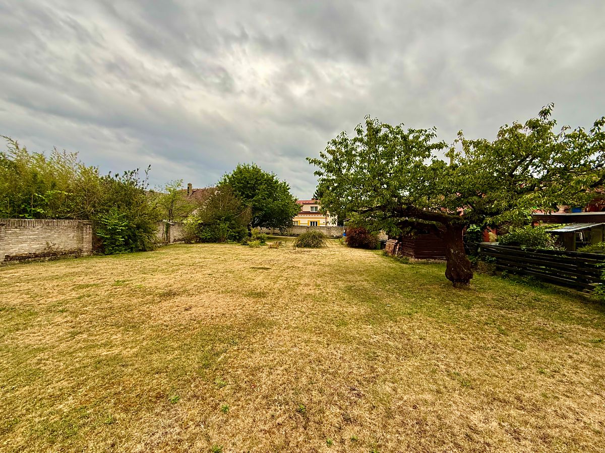 Prodej stavebního pozemku 698 m², Rudná – fotka 1 z 3