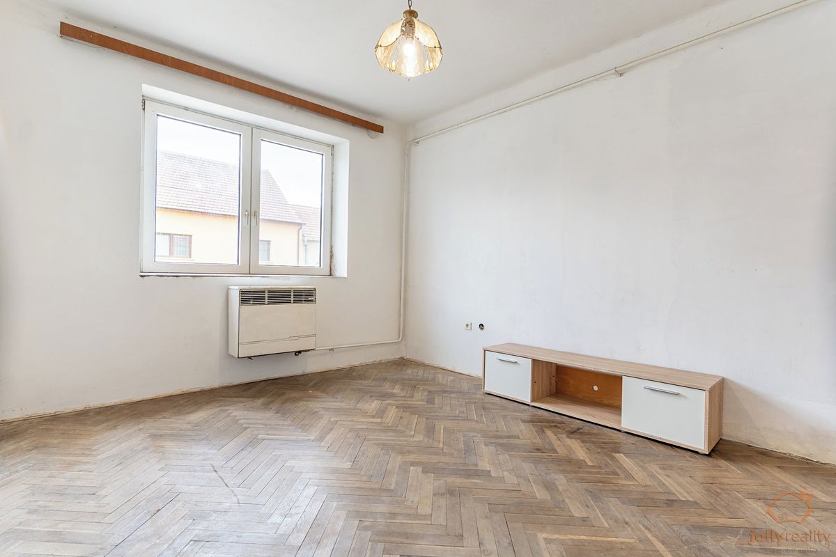 Prodej rodinného domu 184 m², pozemek 1239 m² – fotografie 3