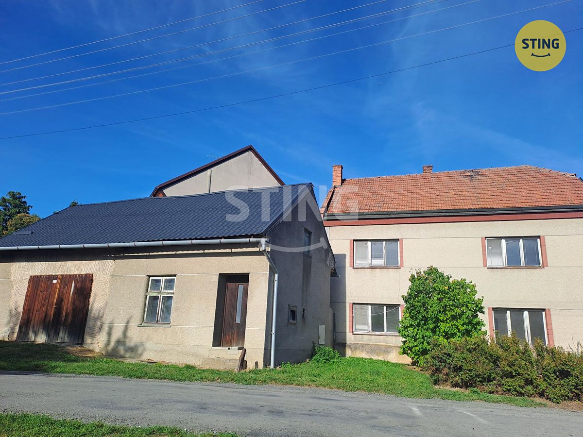 Prodej rodinného domu 160 m², pozemek 1126 m² – fotografie 2
