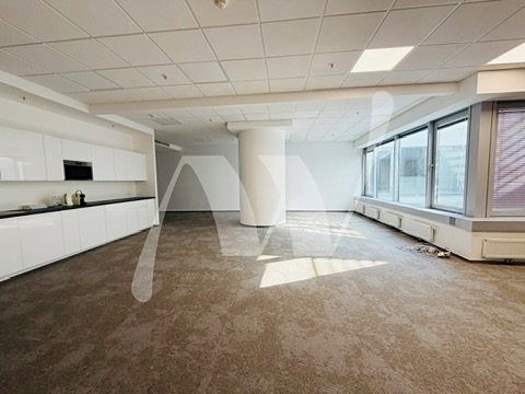 Pronájem kanceláře 134 m² – fotografie 2