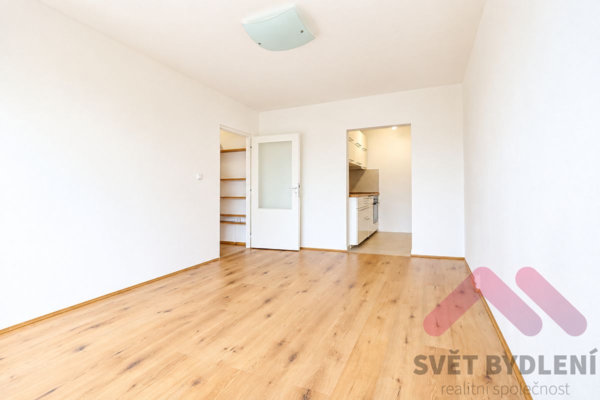 Pronájem bytu 2+kk 43 m² – fotografie 2