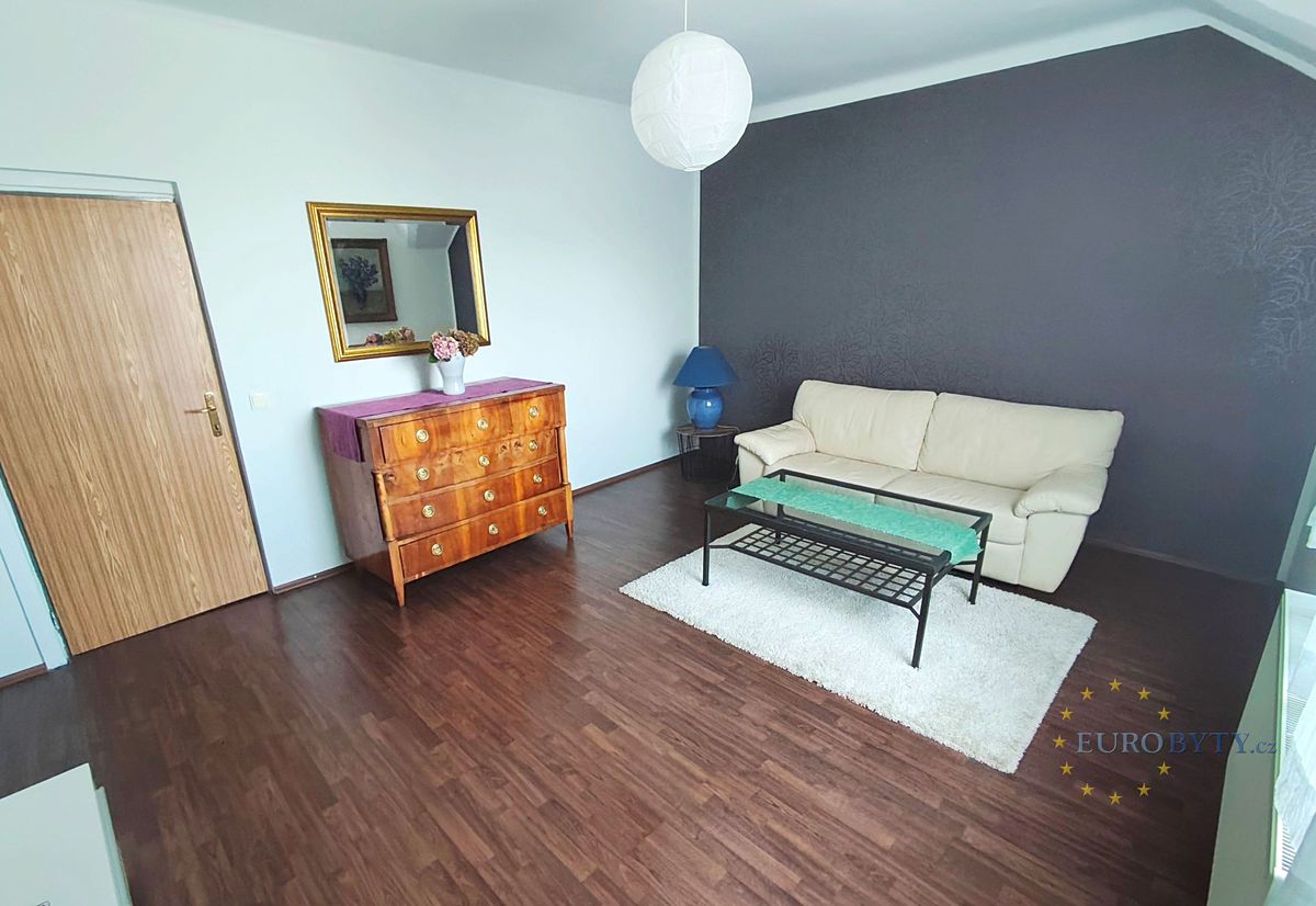Pronájem bytu 2+1 70 m² – fotografie 5