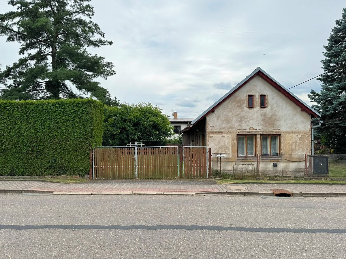 Prodej rodinného domu 137 m², pozemek 743 m² – fotografie 2