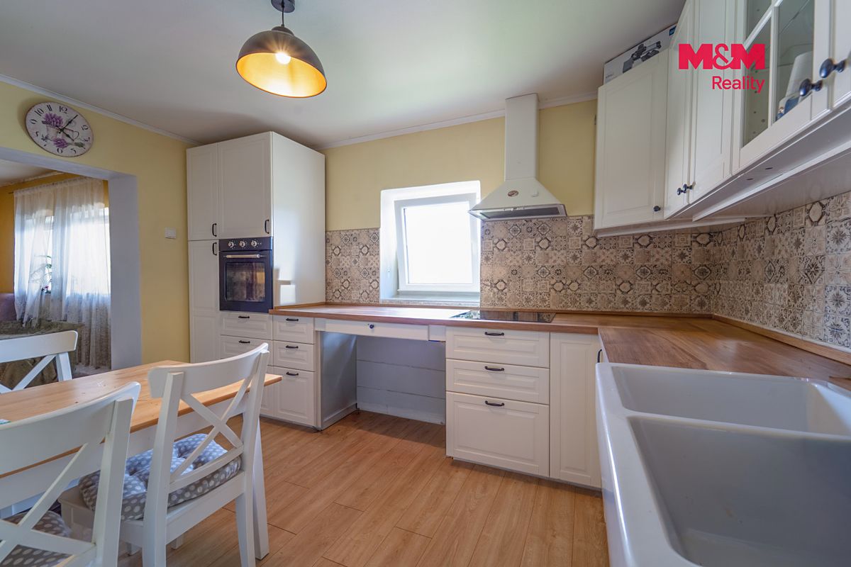 Prodej rodinného domu 213 m², pozemek 108 m² – fotografie 4
