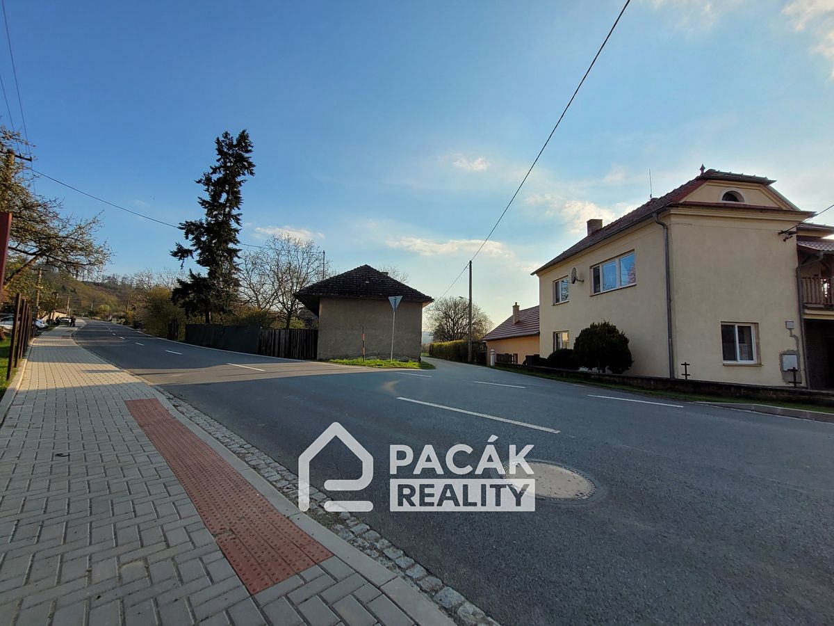 Prodej stavebního pozemku 1056 m² – fotografie 3