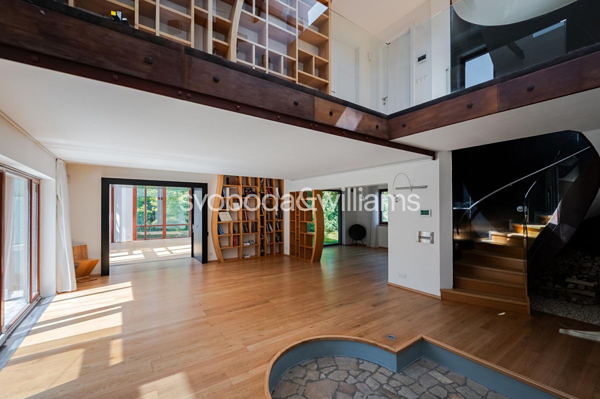 Prodej vily 378 m², pozemek 1504 m² – fotografie 2
