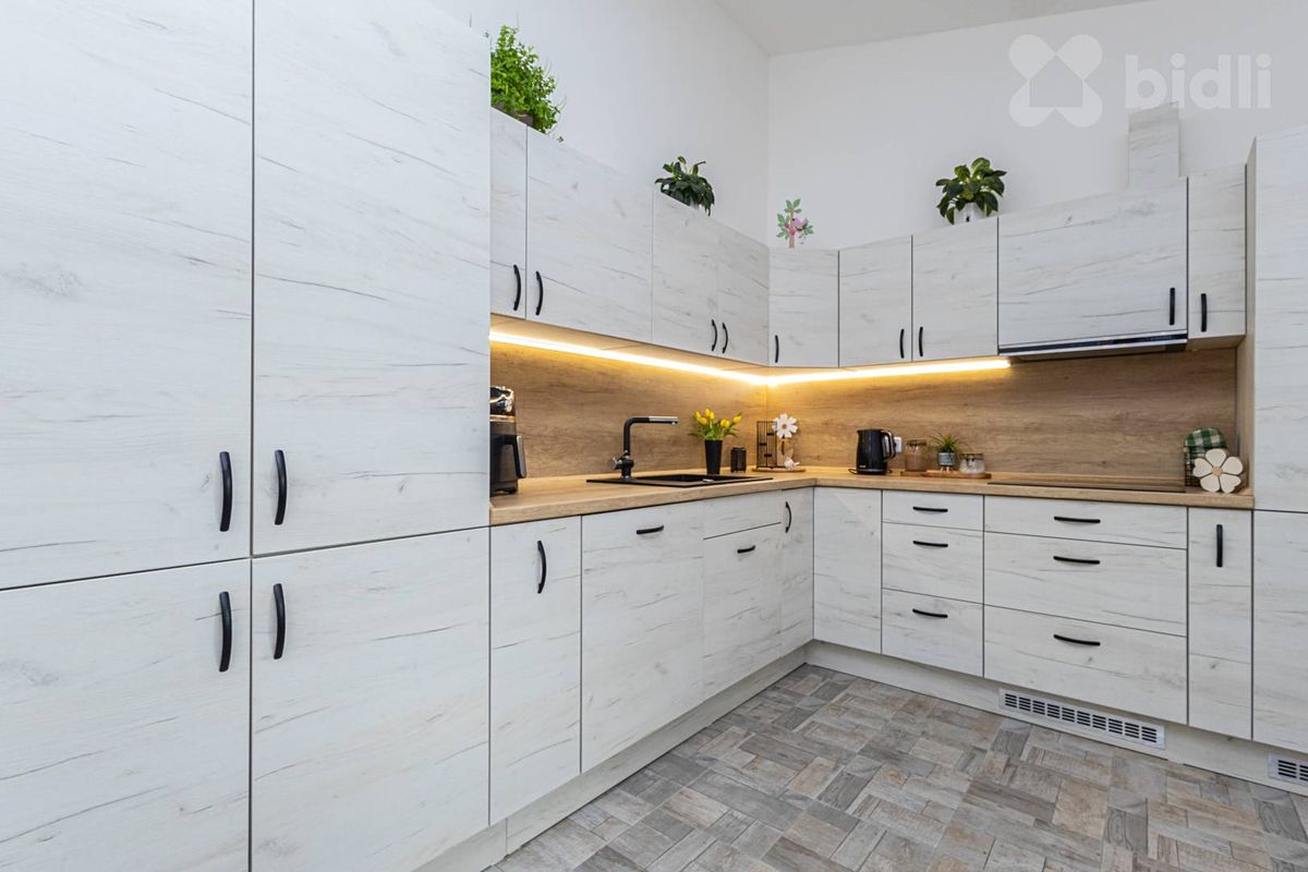 Prodej rodinného domu 90 m², pozemek 680 m² – fotografie 5