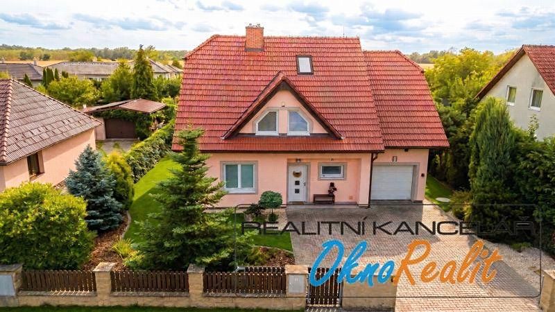Prodej rodinného domu 244 m², pozemek 1206 m²