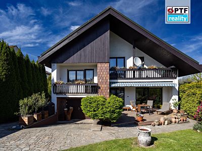 Prodej rodinného domu 353 m², pozemek 743 m²