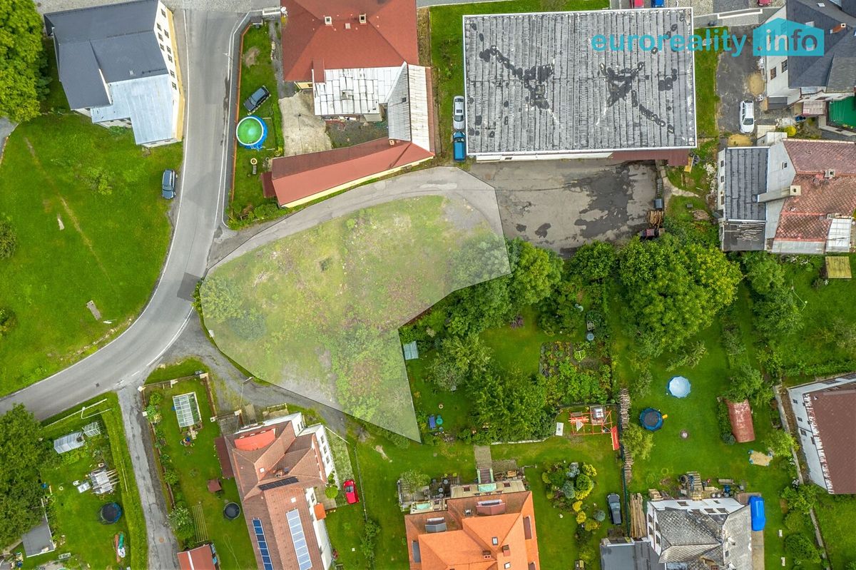 Prodej stavebního pozemku 852 m²